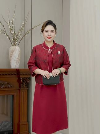 从容典雅,定义婚宴妈妈装 #遮肚子藏肉显瘦连衣裙穿搭 #显瘦穿搭#喜婆婆喜妈妈婚宴装#中老年女装