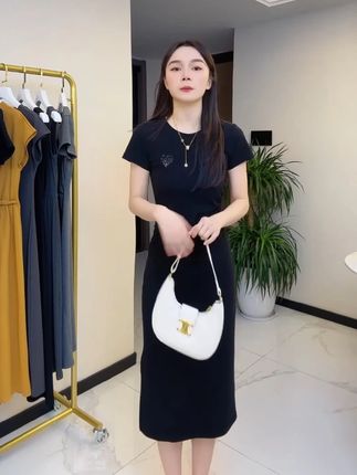 全网最火后妈裙高级感时尚修身显瘦百搭褶皱开叉长裙子夏天连衣裙 #洋气减龄 #显瘦遮肉 #时尚连衣裙 #高级感穿搭 #百搭不挑人