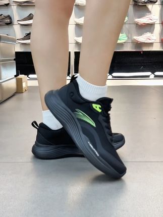 舒适透气百搭,关键价格还不贵!#好穿不累脚#透气舒适不臭脚#软底软面穿上超舒服#安踏五岳运动鞋