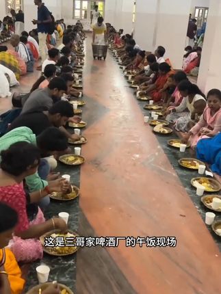 真正零添加(香精、色素),不稀释,100%全麦酿造的原浆啤酒 真正零添加(香精、色素),不稀释,100%全麦酿造的原浆啤酒,一大箱现在价格很合适!