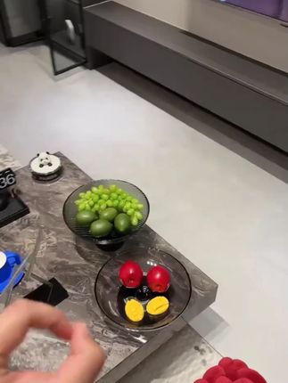浅灰拼深撞色高脚玻璃果盘摆件轻奢样板间客厅茶几餐桌咖啡厅果盘#果盘 #玻璃果盘 #高脚果盘 #摆件 #果盘推荐