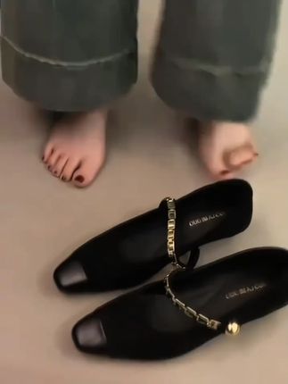 啄木鸟粗跟链条玛丽珍鞋女鞋子2025春秋新款低跟一字带复古单鞋#啄木鸟女鞋 #春秋新款 #玛丽珍鞋 #复古单鞋 #链条鞋