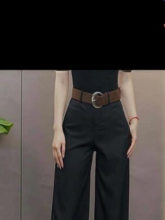 简直就是秋冬必备单品。关键是还送了一根腰带,真的是超级划算! #好物推荐  #百搭裤子  #显高显瘦显腿长  #简约大气  #谁穿都好看