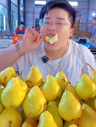 大头梨,茄梨,线梨,香蕉梨你们那还叫什么梨呢?#烟台 #农村 #太婆梨