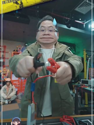 都2025年了,你的后备箱可以什么都没有 但是这款多功能车载应急电源你得有,它可以启动汽车,可以给轮胎篮球充气,可以给手机应急充电还可以当做应急灯#汽车应急启动电源#汽车应急知识#多功能搭电宝#大漠叔叔