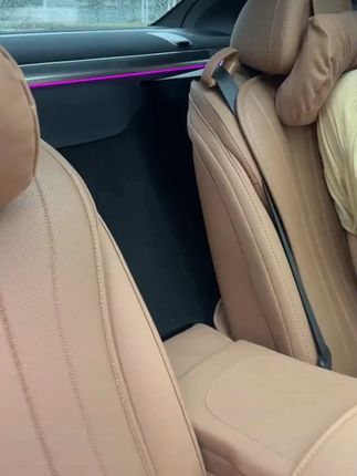 全新奔驰 E300L 原车色二排框架扶手后防护垫,E260L/E 级专用,防脏防刮护内饰!#奔驰 #E300L #后排防护垫 #车载防护 #奔驰配件
