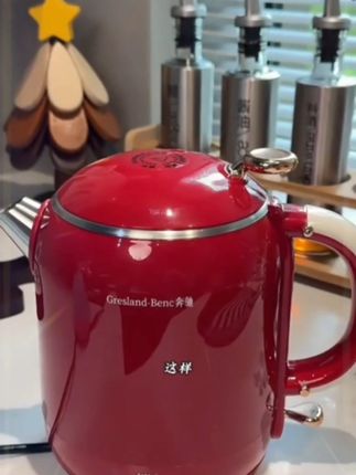颜值高又实用的烧水壶 颜值高又实用的#烧水壶 烧水速度快,还可以自动保温,放家里或者办公室都很合适#电热水壶 #保温壶 #恒温烧水壶 #美观又实用
