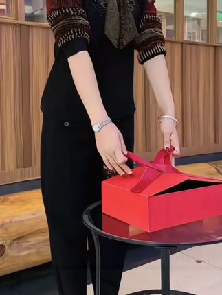 2025年秋季新款烫钻长袖大码女装妈妈装 #这样穿太好看了 #大码女装 #显瘦遮肉 #面料柔软舒适 #胖瘦都能穿