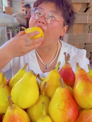 软糯香甜,小时候的味道,放软之后都是这个样子的#太婆梨 #香蕉梨 #烟台