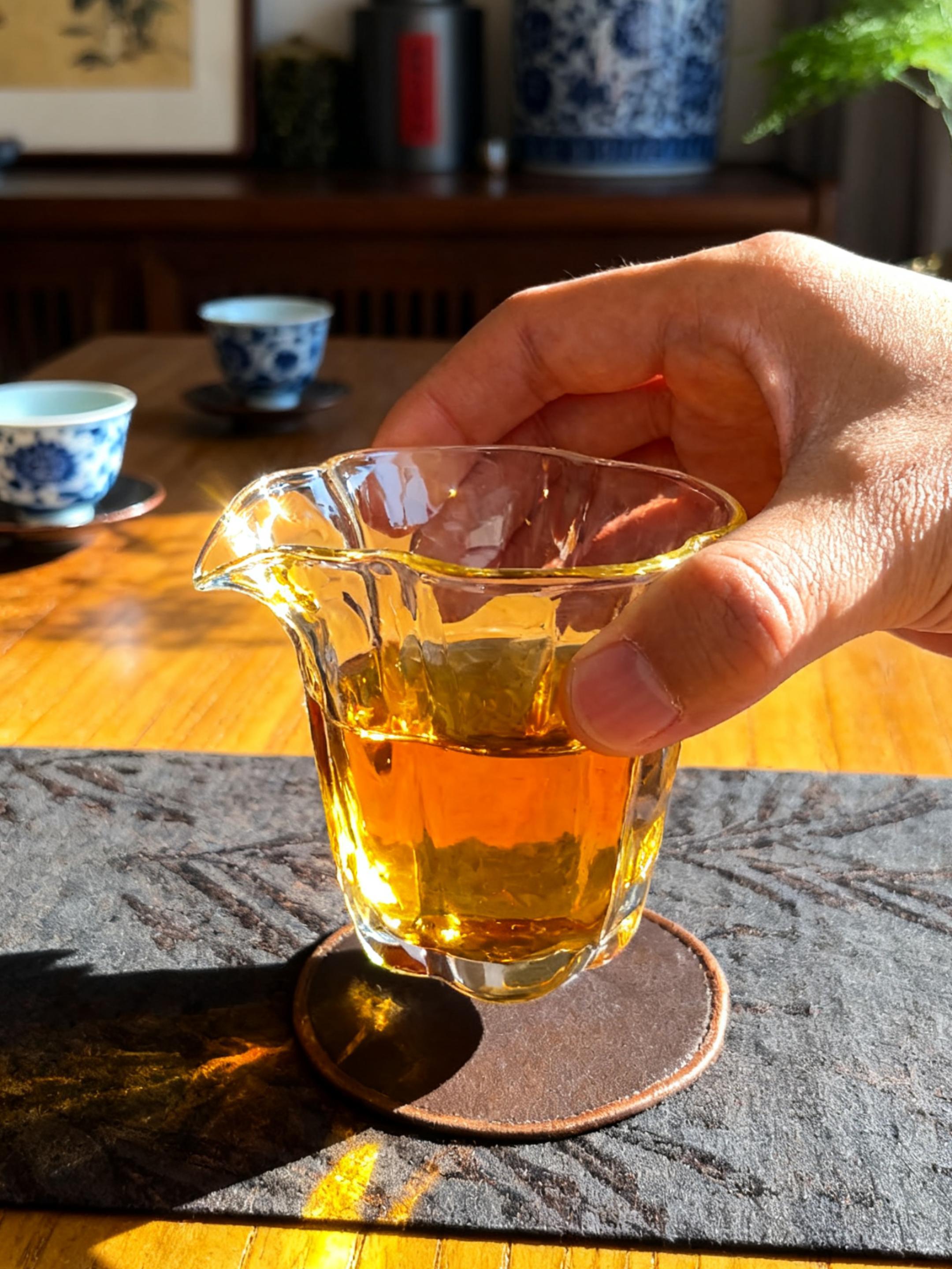 谁用谁夸的公道杯。谁用谁夸的公道杯,百搭实用款,没得挑 #公道杯 #分茶器 #茶生活 #茶具好物推荐 #在抖音入手的好东西