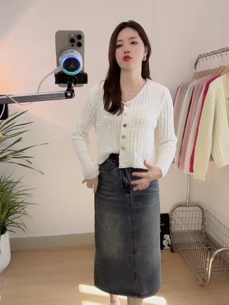 小香风轻奢亮片针织开衫女亮闪闪V领薄毛衣外套长袖早春chic上衣#品质女装 #小个子女生 #温柔风