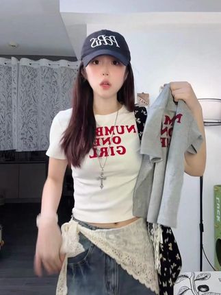 新款字母印花T恤百搭修身显瘦气质休闲字母印花上衣女#短袖T恤 #上衣 #夏季穿搭 #谁穿谁好看 #ootd穿搭
