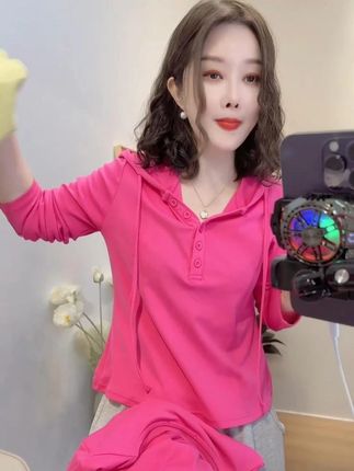 蓝卡缇2025(秋冬款)文艺范简约打底连帽长袖T恤显瘦休闲宽松百搭#谁穿谁好看系列 #连帽长袖