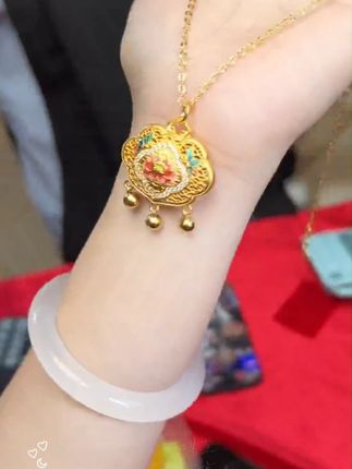 北总极力推荐的足银如意锁吊坠,喜欢的姐妹们不要错过他!!! #珠宝首饰 #足银 #吊坠 #首饰分享 #如意锁