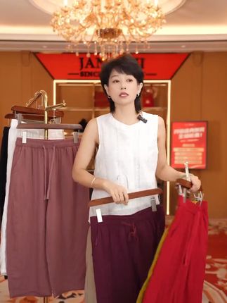 2025新品发售 夏日新品双纱婴儿棉八分裤#面料柔软舒适  #夏季新款  #品质女装  #爆款热卖中  #双纱婴儿棉