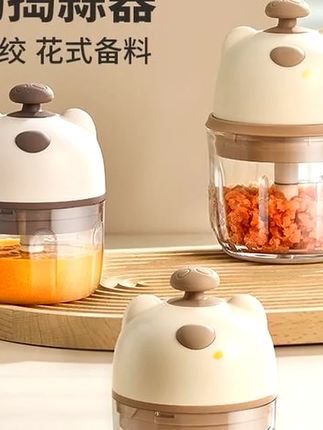 用这个#电动料理机 绞辣椒绞菜绞肉都太好用了,还可以当个辅食机用!厨房必备啊!#蒜泥神器 辅食机