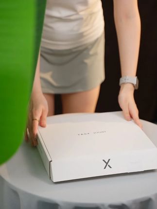 领口双层压胶,挺括有型。全身无缝贴合,减少摩擦感。 #短袖 #短袖t恤 #运动 #男生穿搭