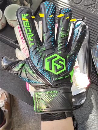 2025新款拓佰TROBR守门员手套经典CLASSIC系列德 #守门员手套 #门将手套  #足球装备 #乳胶带护指  #守门员手套推荐