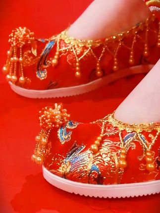 一纸婚书,两姓联姻;三媒六证,十里红妆 #中式婚礼 #婚鞋 #备婚 #国庆婚礼 #凤冠霞帔十里红妆