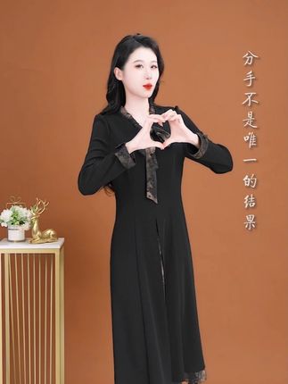 女人就该相信第一眼缘,第一眼就看中的东西,其实不管你逛得再久,还是会回头去买它。#轻熟风#通勤搭配#小众设计感#连衣裙#显瘦穿搭