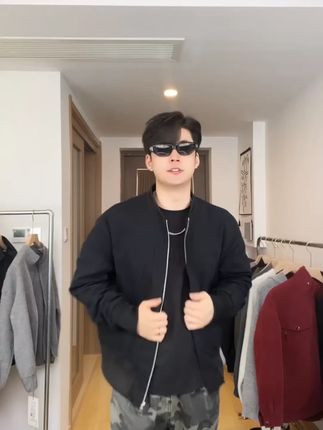 倒三角解构设计红内夹克男秋季水洗棉重磅棒球服短款美式痞帅外套 #潮流穿搭 #男装搭配 #夹克外套 #棒球服外套 #品质男装