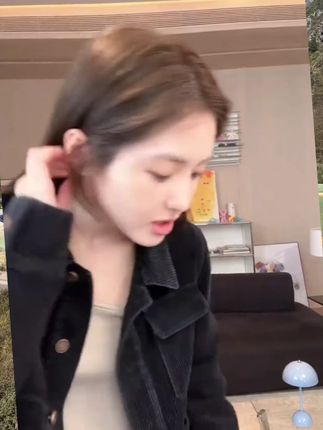 THEISSN宁司 灯芯绒短款长袖外套女早秋新款黑色夹克 0 THEISSN宁司 灯芯绒短款长袖外套女早秋新款黑色夹克 01407#时髦精#穿搭#谁穿谁好看#美出高级感 #ootd穿搭