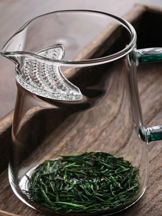 #杯子控 #茶具 #杯子 #玻璃茶具 #多喝水 玻璃月牙公道杯茶漏一体绿茶专用茶具过滤泡茶公杯滤网功夫分茶器