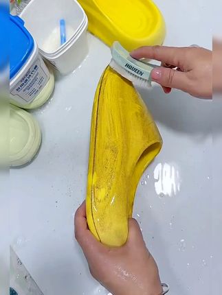 因为有了这个洗衣膏,让家里浅色的衣服鞋子白白净净,看着心情也舒服