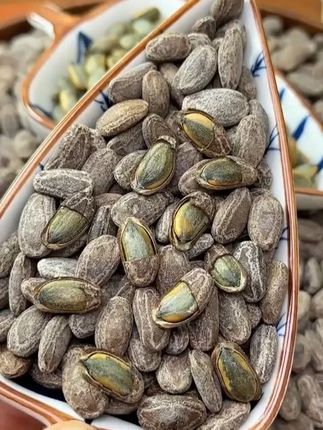 妈呀太香了!今年新货吊瓜子巨好吃 大颗粒太好磕了#好吃到停不下来  #吊瓜子  #优质农产品  #吊瓜子好吃不上火  #解馋小零食推荐 p