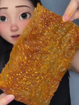 童年记忆里的辣条,那还得是辣典家的大辣片! #零食推荐  #童年大辣片  #辣条  #辣典大辣片