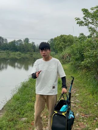 真的太好用了,一个桶直接出行钓鱼,插杆位置都给你们装备好了! #鱼护桶