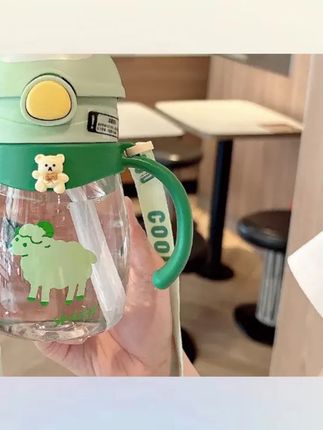 郝邵文 推荐 儿童吸管杯可爱学生塑料杯幼儿园便携防摔喝水杯宝宝带刻度学饮杯#吸管杯 #学饮杯 #塑料杯 #喝水杯 #儿童吸管杯