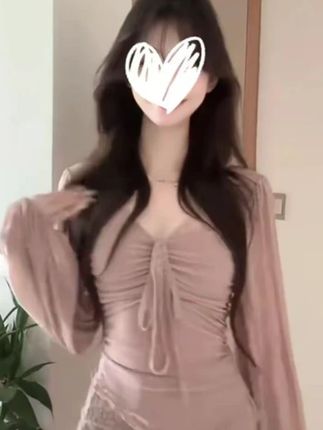 粉色V领绑带褶皱小衫T恤女2025秋季温柔风甜欲美人气质显瘦上衣#显瘦穿搭 #品质女装 #时髦精 #面料柔软舒适 #百搭