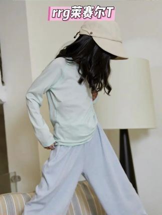 初秋真的很需要一件薄薄的莱赛尔T啊!!巨舒服~#高品质童装 #面料柔软舒适 #莱赛尔T #秋季穿搭 #儿童T恤
