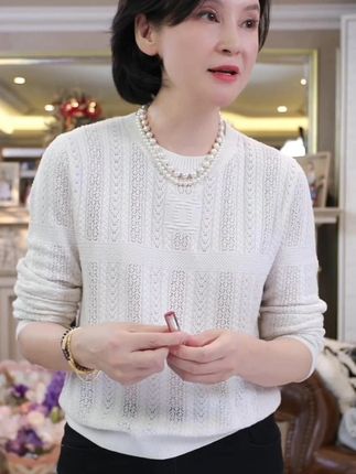#显瘦穿搭 #穿出高级感 #品质女装 #洋气小衫 #轻奢女装