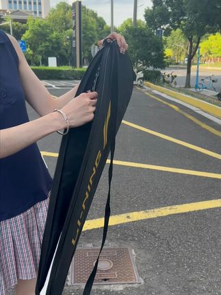 还在为找不到一款好球拍而烦恼? 暴力输出模式,小钢炮火力全开#李宁 #李宁小钢炮 #羽毛球拍