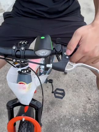 自行车灯夜光喇叭灯夜骑强光高亮防水充电长续航儿童车骑行装备#自行车灯夜光 #骑行装备 ##夜骑强光 #喇叭灯
