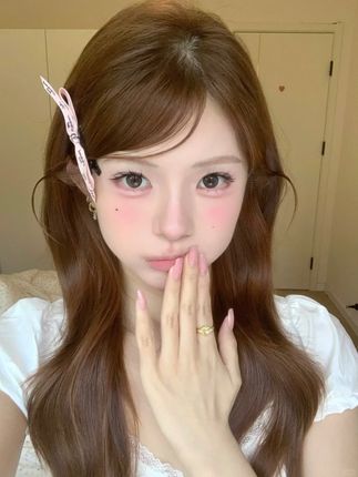 #张予曦毕雯珺真拍了红裙抱 #深情眼 #张予曦 #毕雯珺