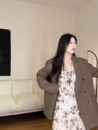 秋季新款高级感气质西装外套+显瘦碎花连衣裙两件套装 #秋季新款 #高级感气质西装外套#碎花连衣裙 #两件套装 #连衣裙