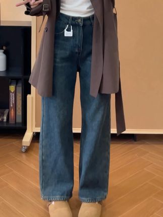 不冷了 不冷了,这条阔腿裤,内里加绒加厚 冬天穿也不会觉得冷,真的是遮肉显瘦显腿常#小个子女生秋冬就这样穿 #一条可以过冬的裤子 #肉肉女孩的秋冬通勤穿搭 #普通人的秋冬硬核穿搭 #阔腿裤