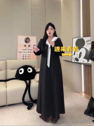 大码女孩的宝藏连衣裙!学院风海军领太绝了 爆款返场 #大码穿搭 #海军领连衣裙 #时尚分享