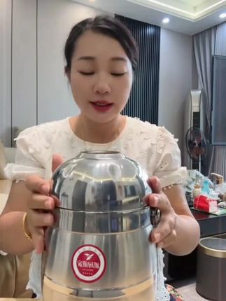 带饭菜用这个就很方便,三层的大容量,盖子还可以当个碗用#保温饭盒 #好物推荐🔥