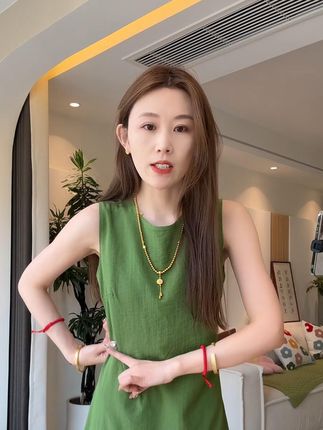 森系复古绿色吊带连衣裙女夏季气质收腰显瘦背心长裙 #连衣裙 #夏季新款 #遮肉显瘦 #谁穿谁好看 #精致穿搭