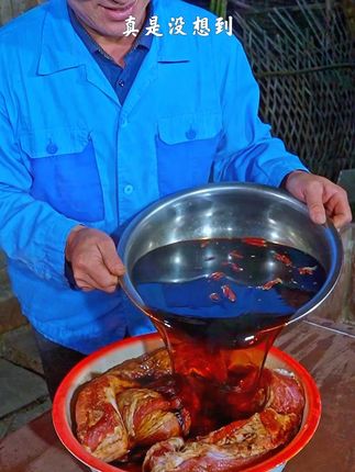 真是没想到,我一直以为酱肉就得用酱油泡,原来不用酱油也能做出酱香浓郁的酱肉,而且耗时短,更地道#酱肉 #腊肉