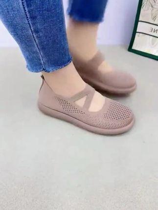 底舒适透气老北京妈妈休闲鞋,飞织网面透气舒适又防滑,软底软面很舒服#好鞋推荐 #飞织休闲鞋 #软底软面穿上超舒服 #中老年女鞋 #好穿又好看的百搭鞋推荐