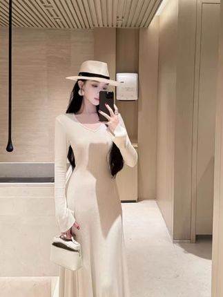 【珍珠少女】长袖连衣裙女2025新款秋高级感内搭针织裙 #显瘦穿搭 #连衣裙 #时髦精 #高级感 #通勤搭配