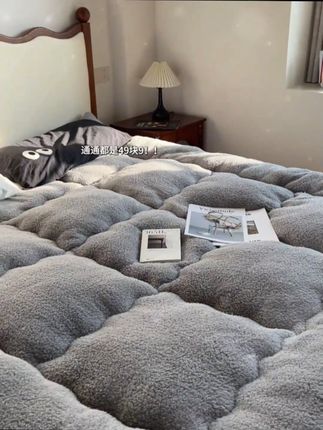 我的天!这个价就薅到了睡着舒服又暖和的羊羔绒床垫~趁现在还是这个价赶紧整#面料柔软舒适 #好东西一起分享