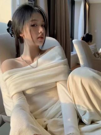 法式气质温柔一字肩针织衫女秋季修身显瘦高级感褶皱露肩上衣显瘦 #穿出高级感 #ootd穿搭 #显瘦 #轻奢女装 #小个子显高显瘦穿搭