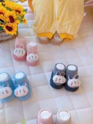春秋冬季新生婴儿童地板鞋男女宝宝防滑软底学步鞋袜幼童鞋0-3岁