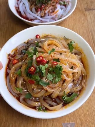 遇五福即食挠凉粉豌豆凉粉四川白凉粉贵州绿豆伤心自制开袋即食#遇五福即食挠 #遇五福即食挠凉粉 #分享家乡美食 #吃面 #凉拌菜